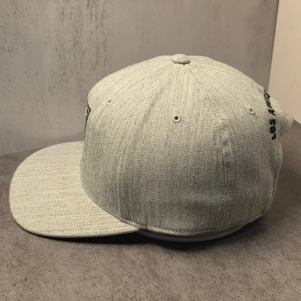 LA‎ Los Angeles Kings NHL Snapback Hat 110 One Ten Flexfit Tech Flat Brim Cap
